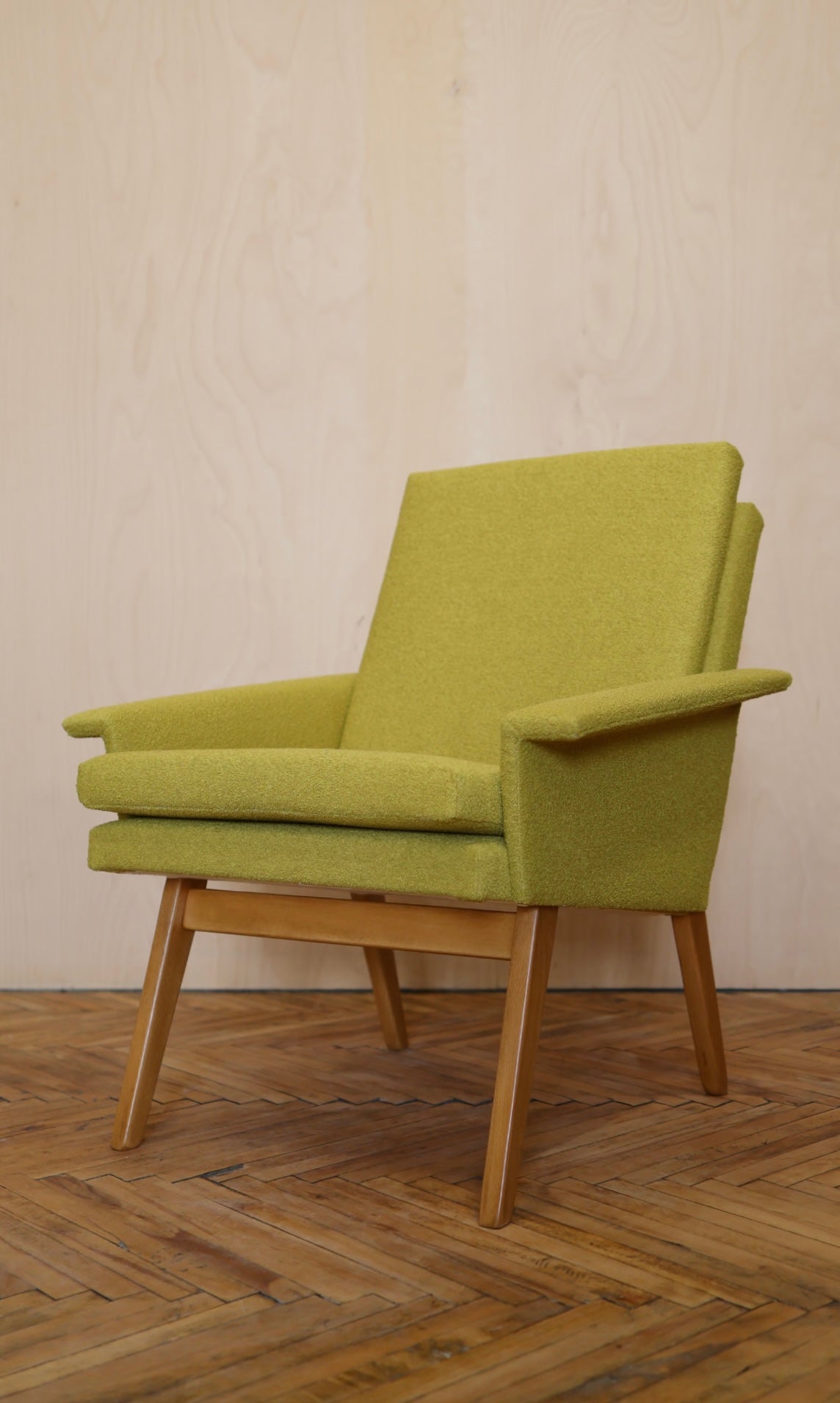 armchair Navrátil
