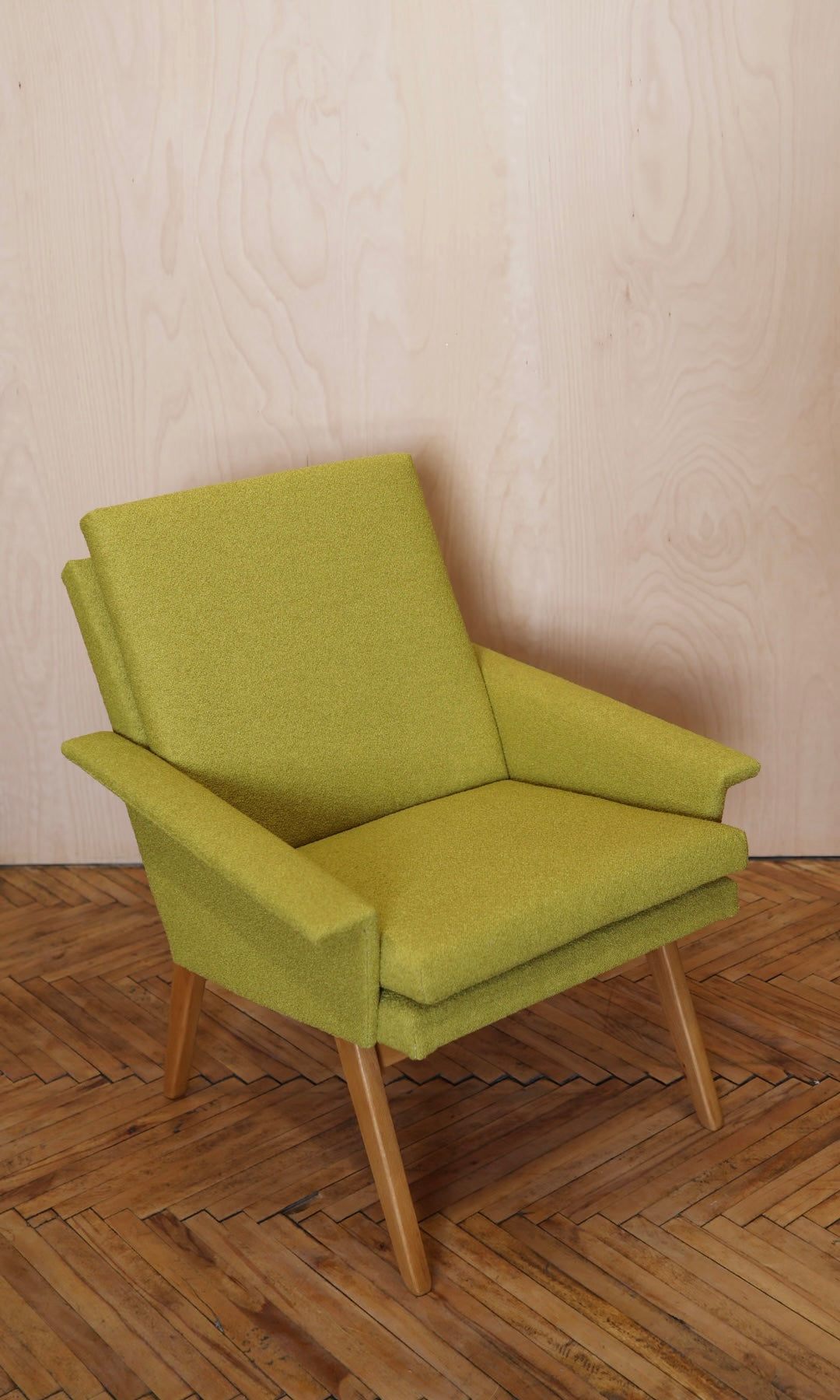 armchair Navrátil